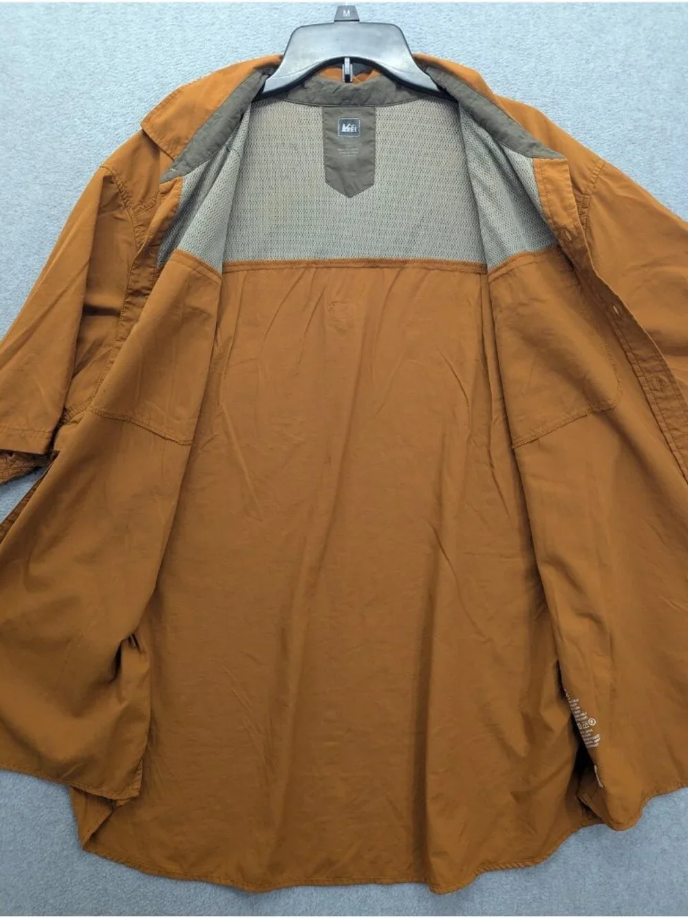 REI Shirt Mens 2XL Orange Nylon Short Sleeve Button Up Hiking Fishing Vented